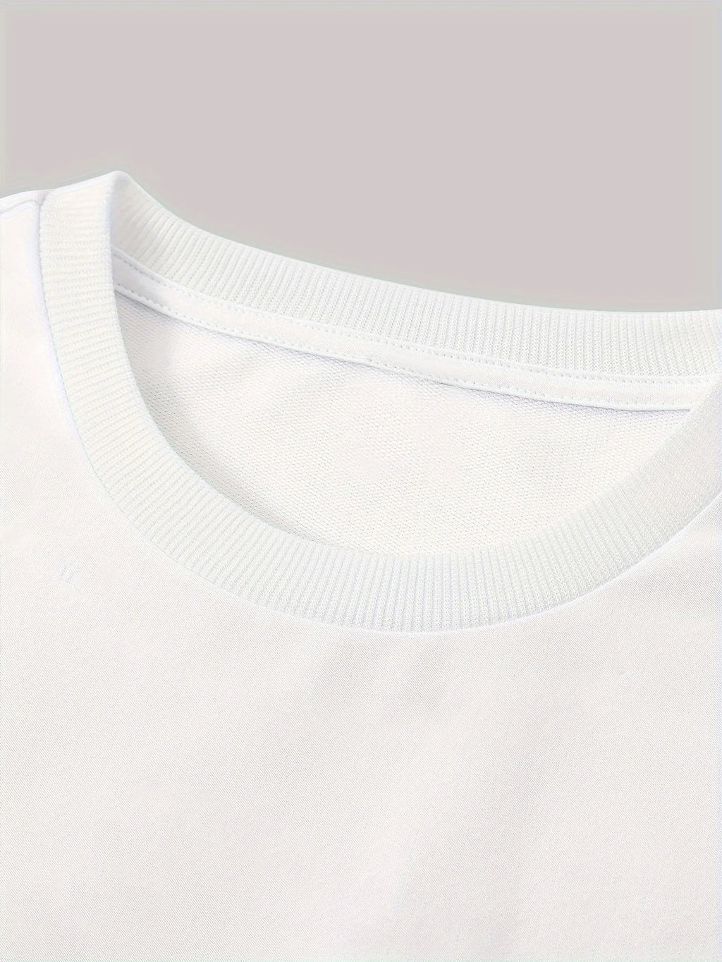 The 2025 summer new men's T-shirt is a casual fashionable and creative line letter print round-neck T-shirt with polyester men