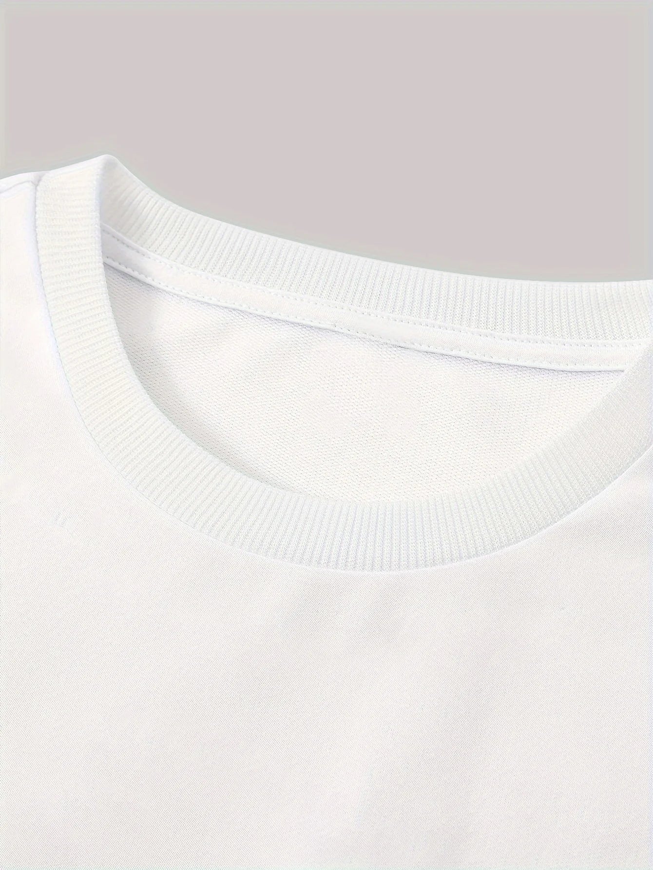 The 2025 summer new men's T-shirt is a casual fashionable and creative line letter print round-neck T-shirt with polyester men