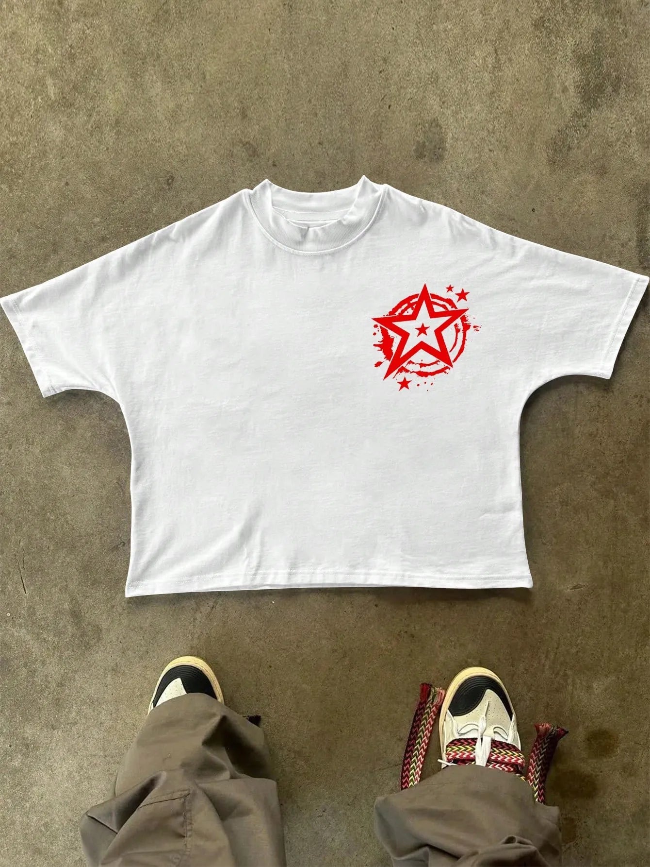 The new men's T-shirt for the summer of 2025 features a casual fashionable comfortable and breathable 3D star pattern print