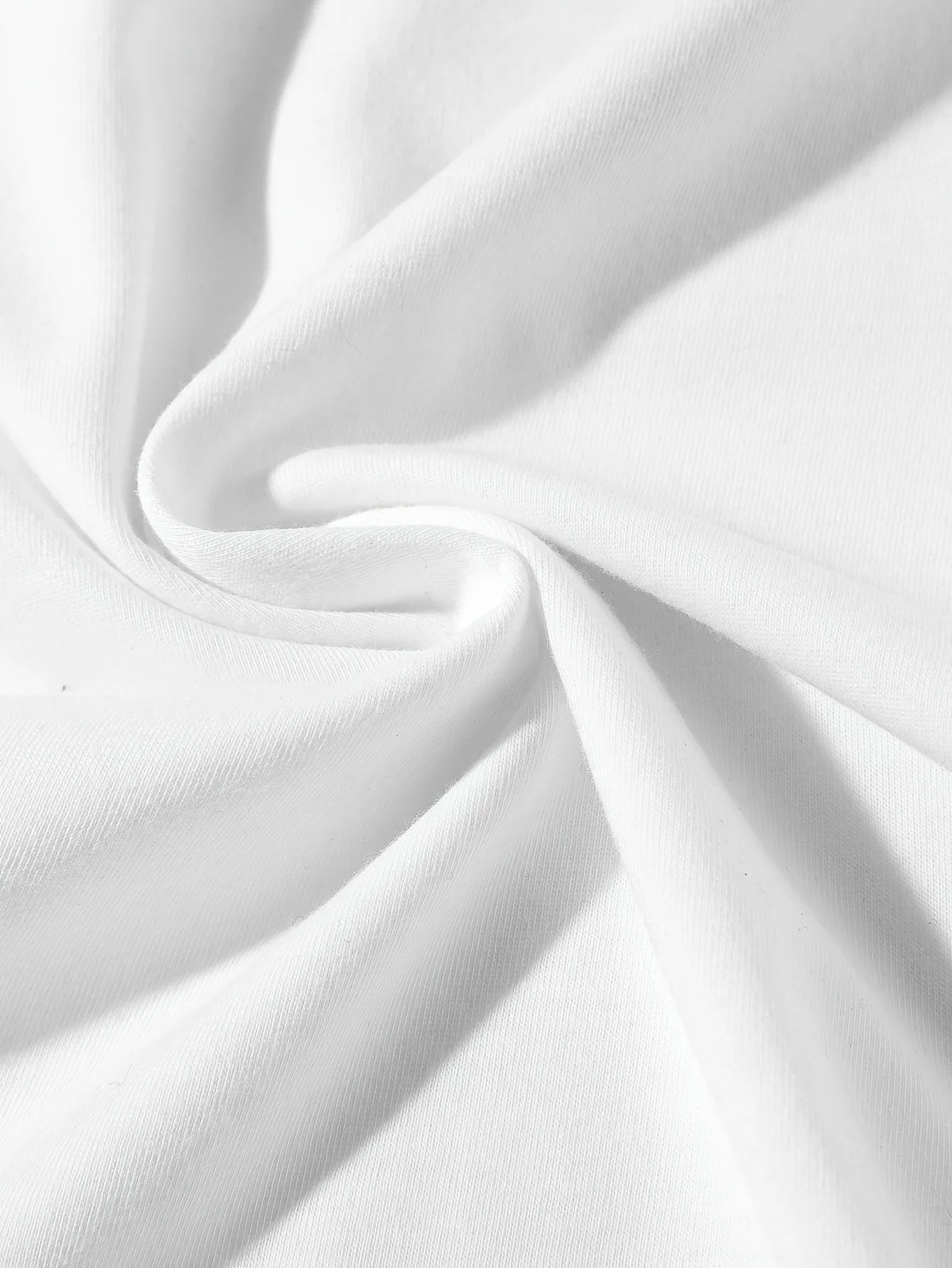 The 2025 summer new men's T-shirt is a casual fashionable and creative line letter print round-neck T-shirt with polyester men