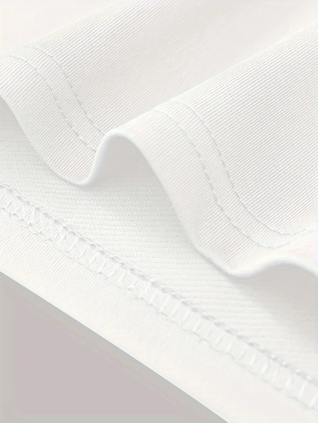 The 2025 summer new men's T-shirt is a casual fashionable and creative line letter print round-neck T-shirt with polyester men