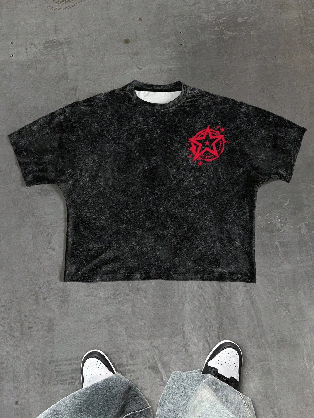 The new men's T-shirt for the summer of 2025 features a casual fashionable comfortable and breathable 3D star pattern print