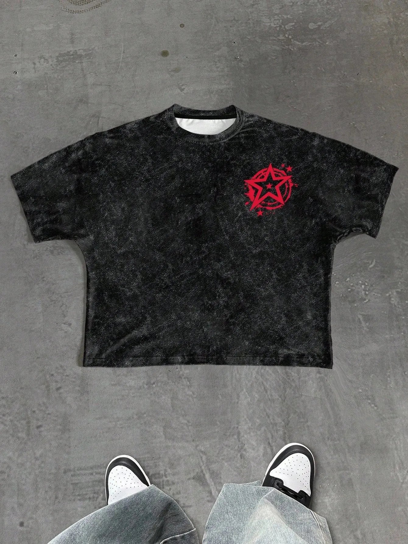 The new men's T-shirt for the summer of 2025 features a casual fashionable comfortable and breathable 3D star pattern print