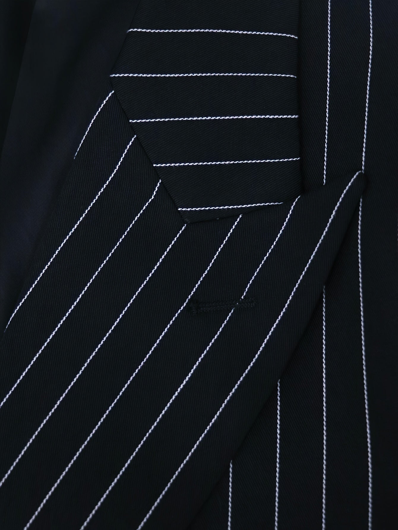 Men'S Striped Suit; Double-breasted Business Attire, Dress Suits for Men, Suits for Men Full Set, Suits for Men Slim Fit, Suit for Men, Business Suits for Men, Formal Wear, Office Attire, Tailored Fit, Classic Striped